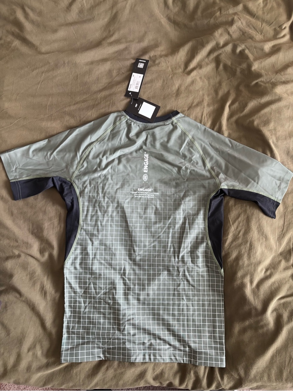 Olive Graph Rash Guard NWT - Picture 2 of 3